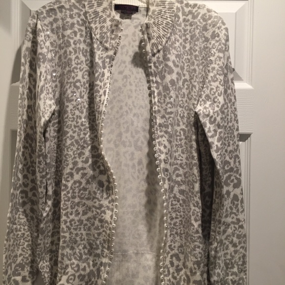 Sweater. - Picture 3 of 5